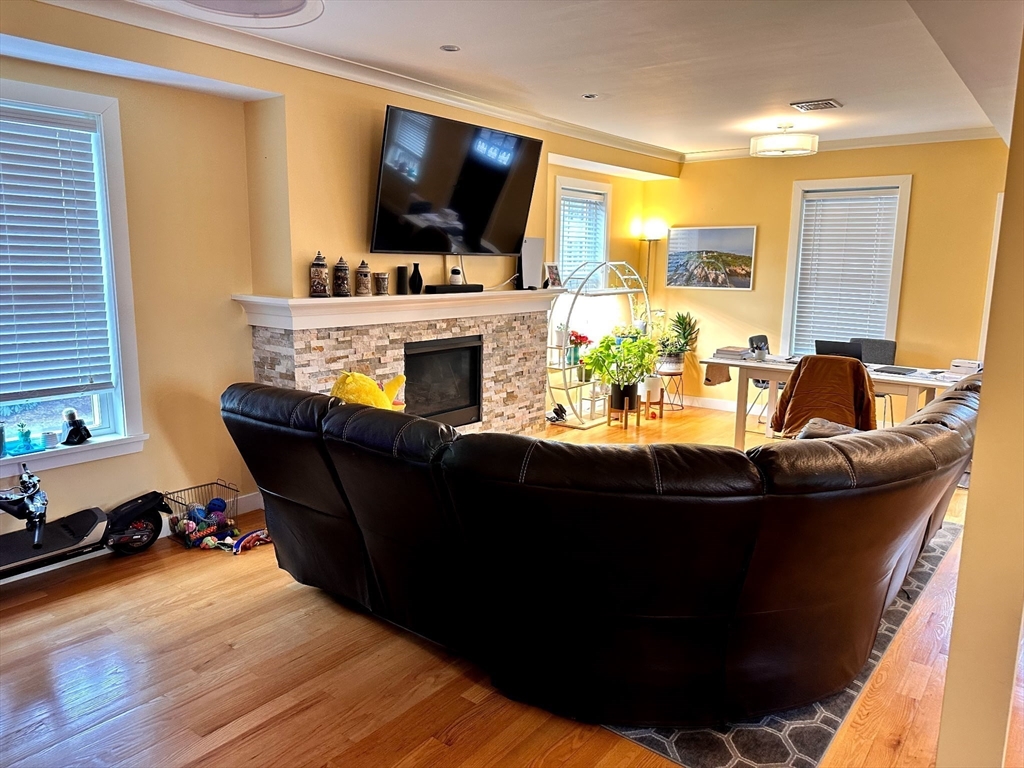 8 Sylvan St A