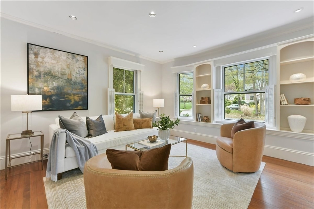 14 Locust Ave