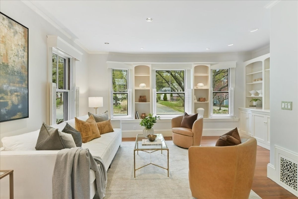 14 Locust Ave