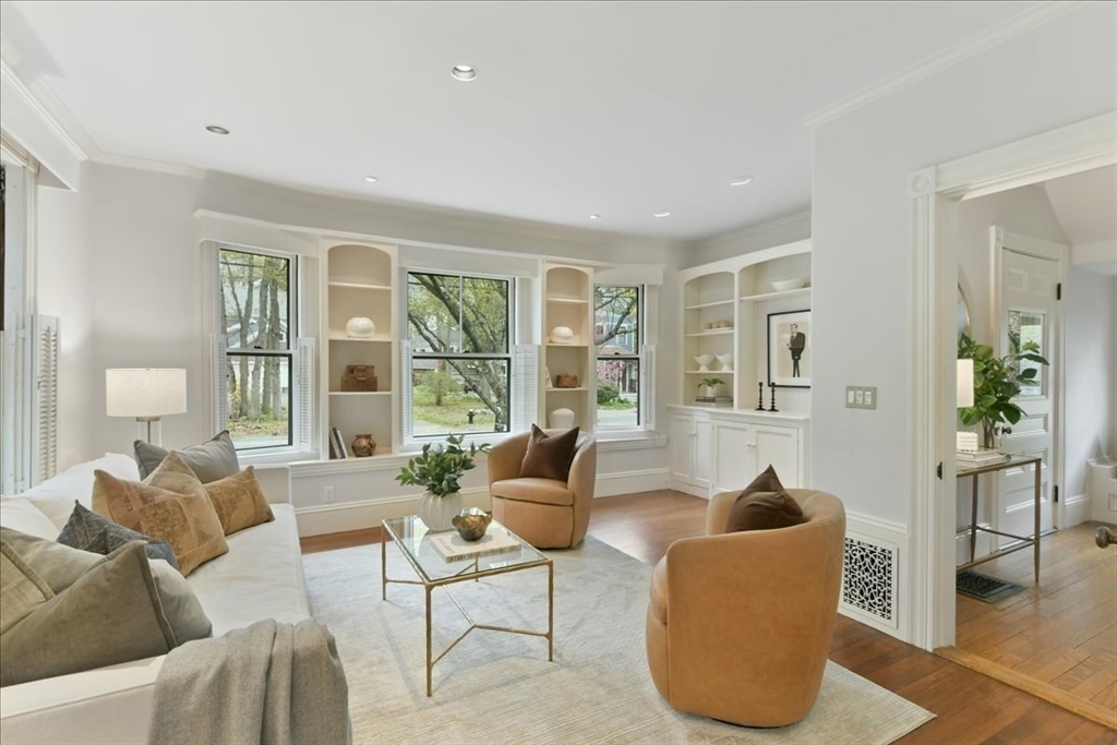14 Locust Ave