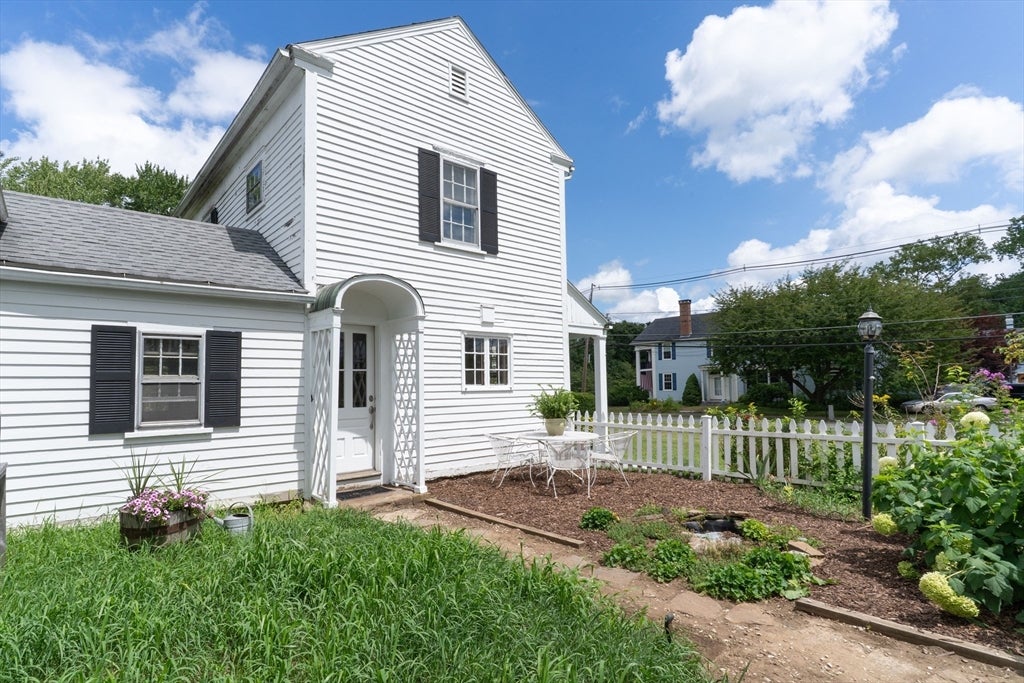 16 Wales Rd, Brimfield, MA Photo #2