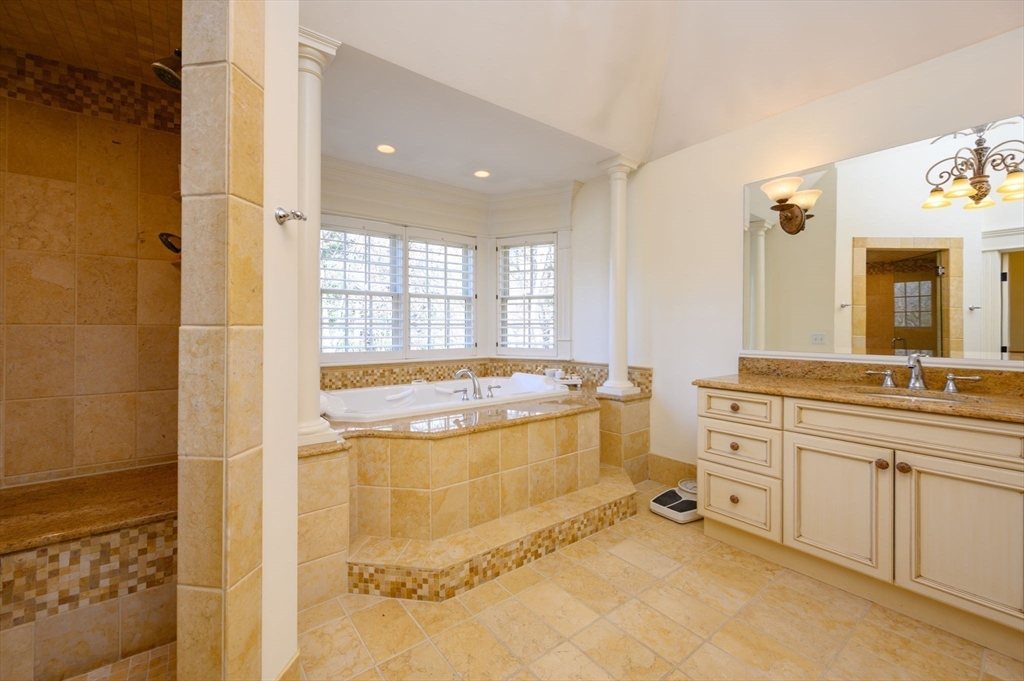 Milton, Massachusetts 02186, United States, 6 Bedrooms Bedrooms, ,5 BathroomsBathrooms,Residential,Active,104218