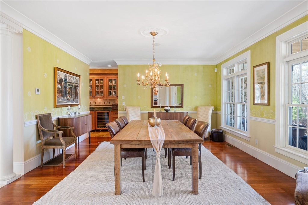 Milton, Massachusetts 02186, United States, 6 Bedrooms Bedrooms, ,5 BathroomsBathrooms,Residential,Active,104218