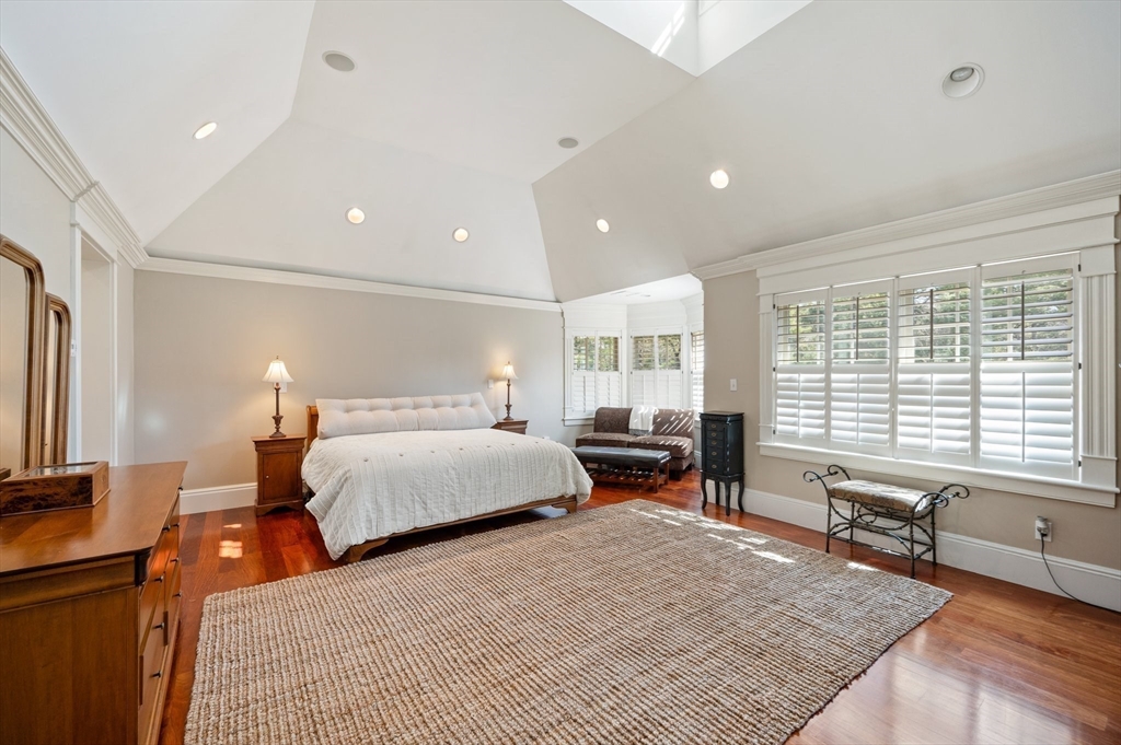 Milton, Massachusetts 02186, United States, 6 Bedrooms Bedrooms, ,5 BathroomsBathrooms,Residential,Active,104218