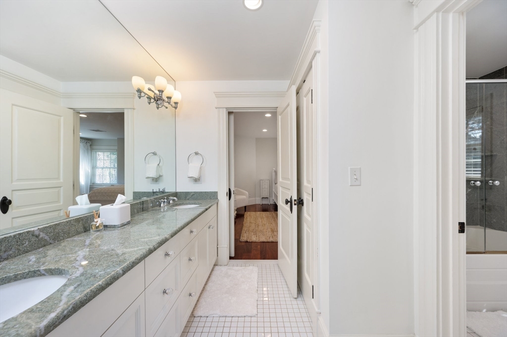 Milton, Massachusetts 02186, United States, 6 Bedrooms Bedrooms, ,5 BathroomsBathrooms,Residential,Active,104218