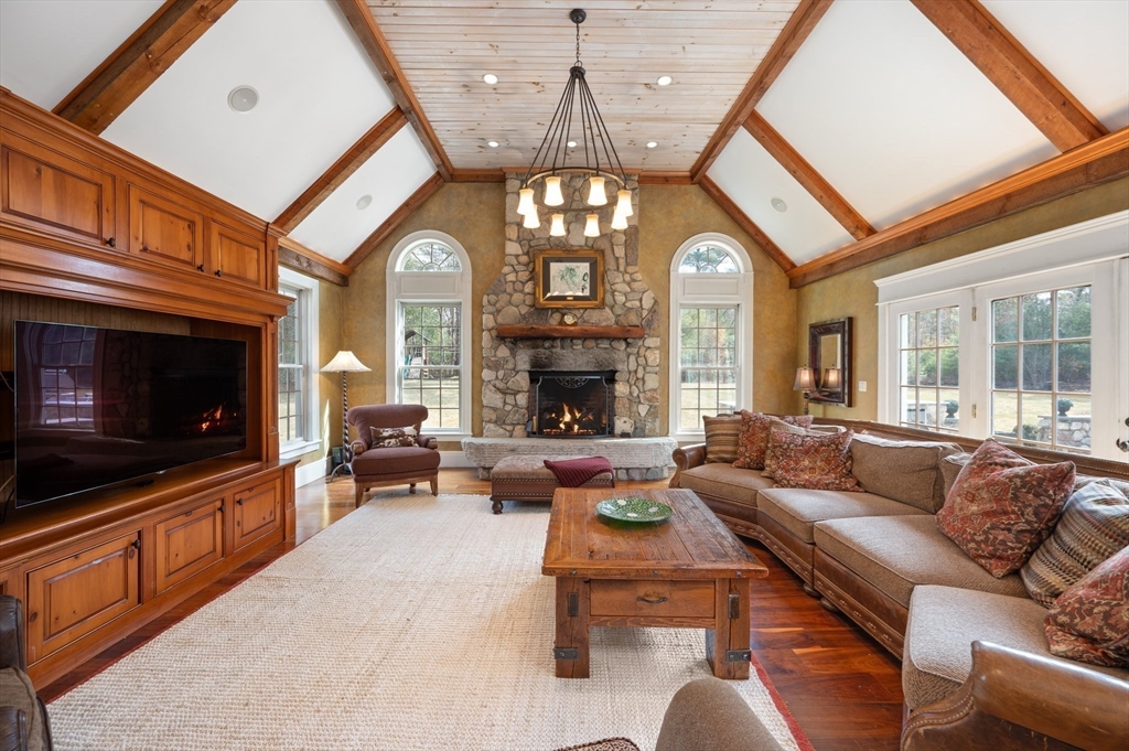 Milton, Massachusetts 02186, United States, 6 Bedrooms Bedrooms, ,5 BathroomsBathrooms,Residential,Active,104218