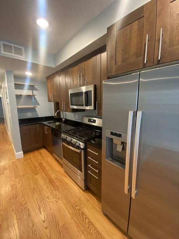 186 Kelton St 2