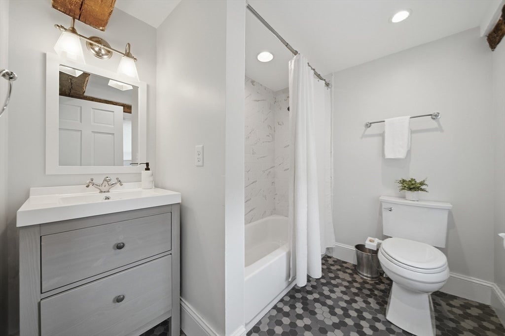 105 Bow St, Peabody, MA Photo #15
