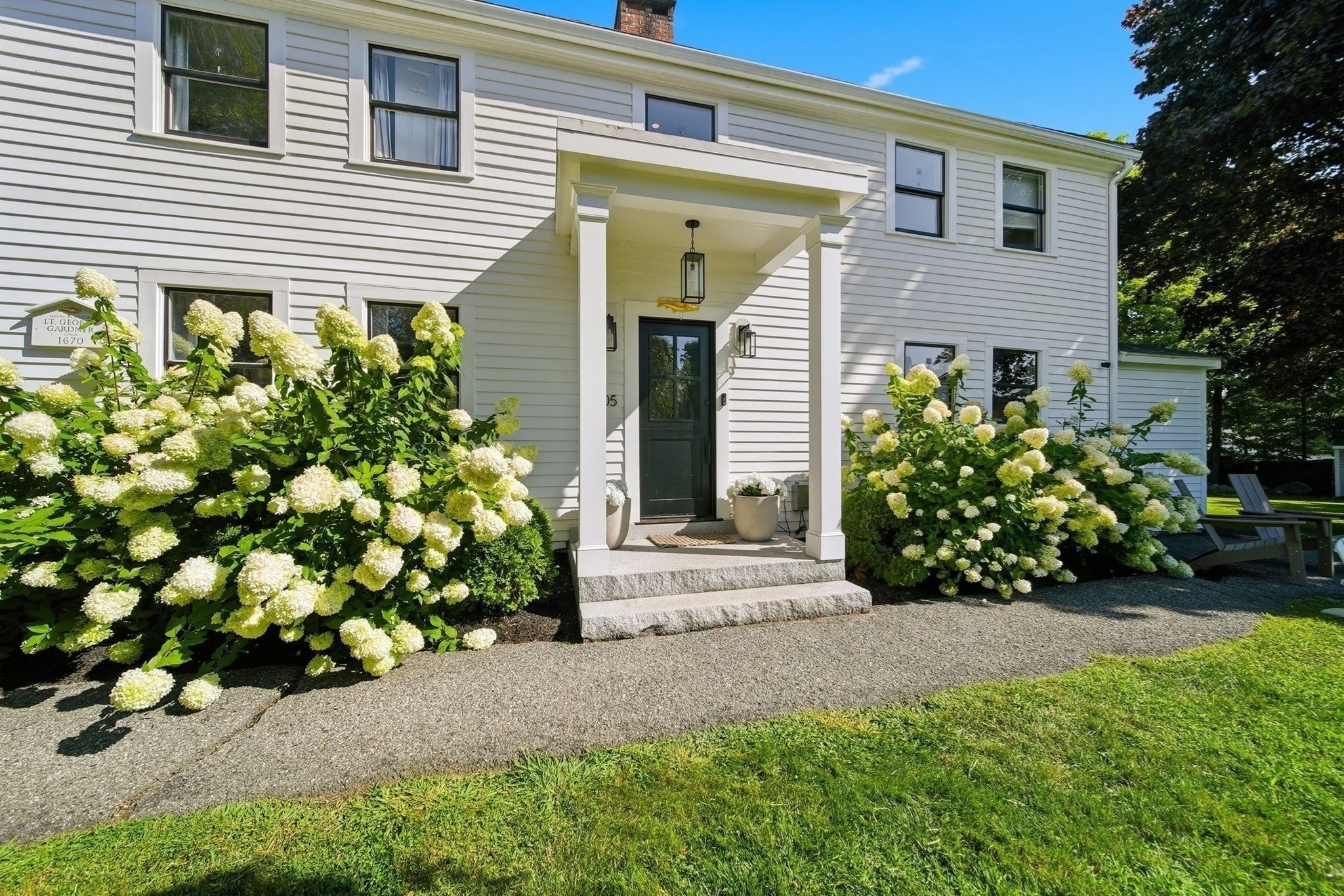 105 Bow St