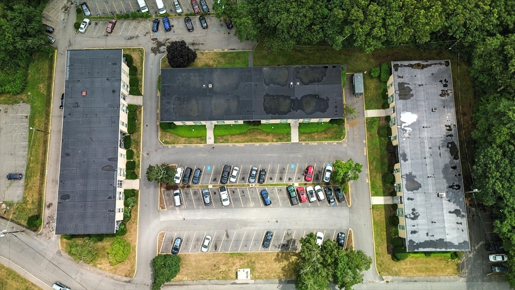 18 Nelson Dr 2F