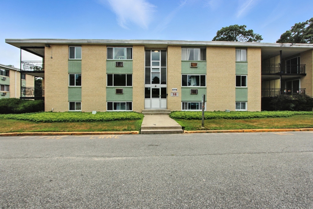 18 Nelson Dr 2F