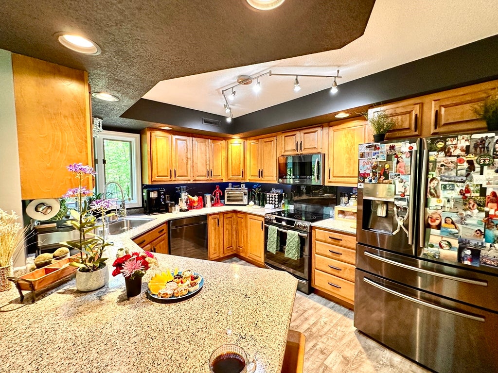 14 Laurel Ridge Dr, Belchertown, MA Photo #8