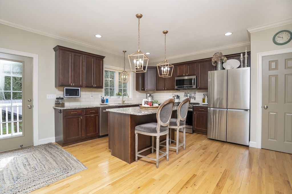 2 Locke Hill Ln