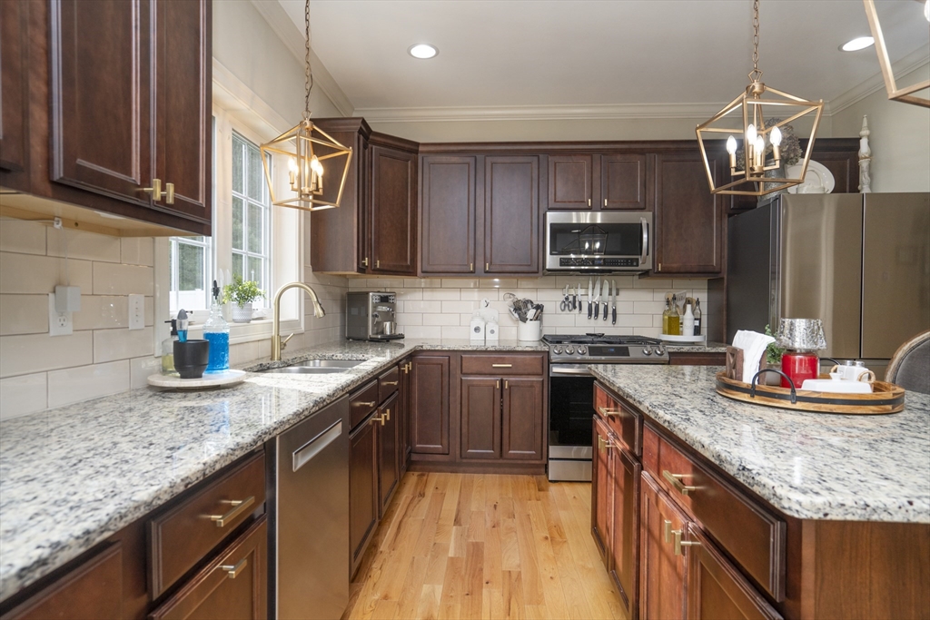 2 Locke Hill Ln