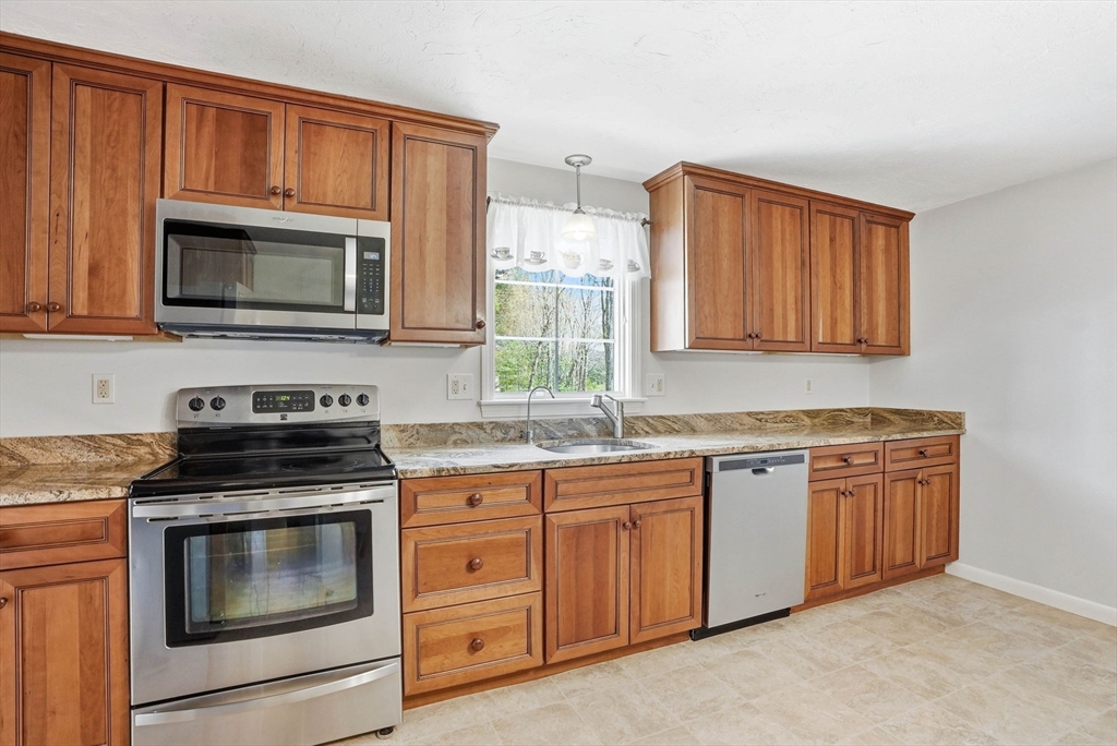 313 Plain St, Bridgewater, MA Photo #12