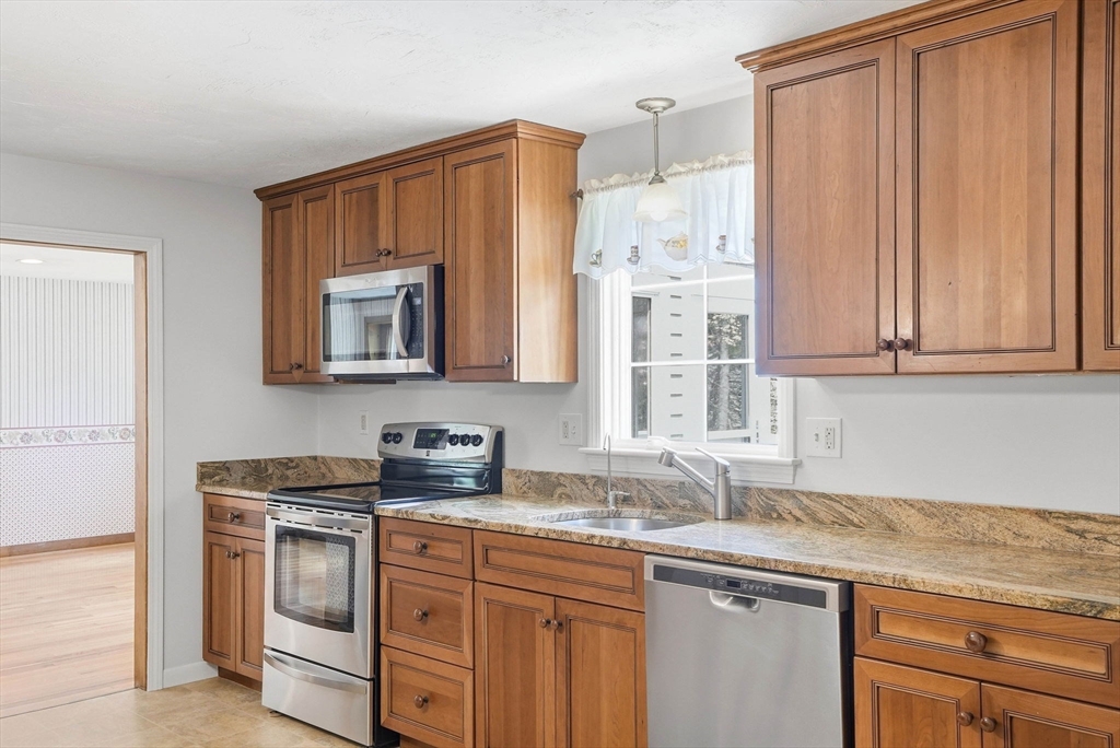 313 Plain St, Bridgewater, MA Photo #13