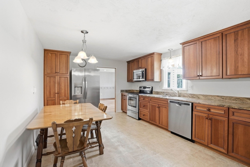 313 Plain St, Bridgewater, MA Photo #11