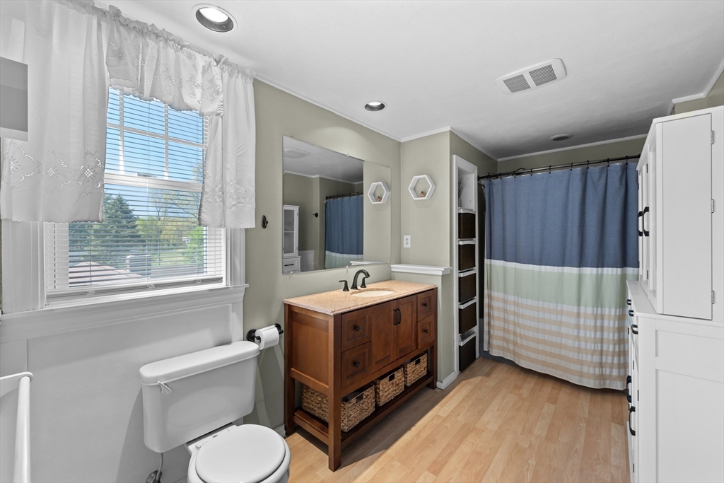 25 Ludlow St, Worcester, MA Photo #21