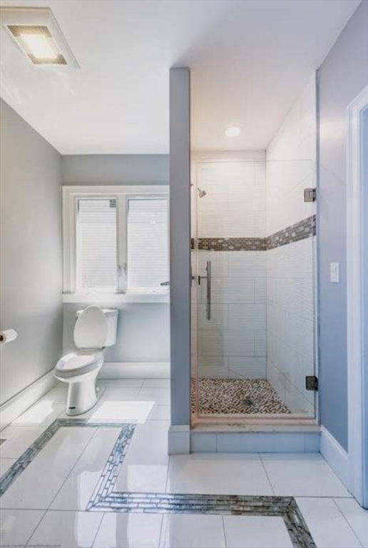 Somerville, Massachusetts 02145, United States, 2 Bedrooms Bedrooms, ,2 BathroomsBathrooms,Residential,Active,117750