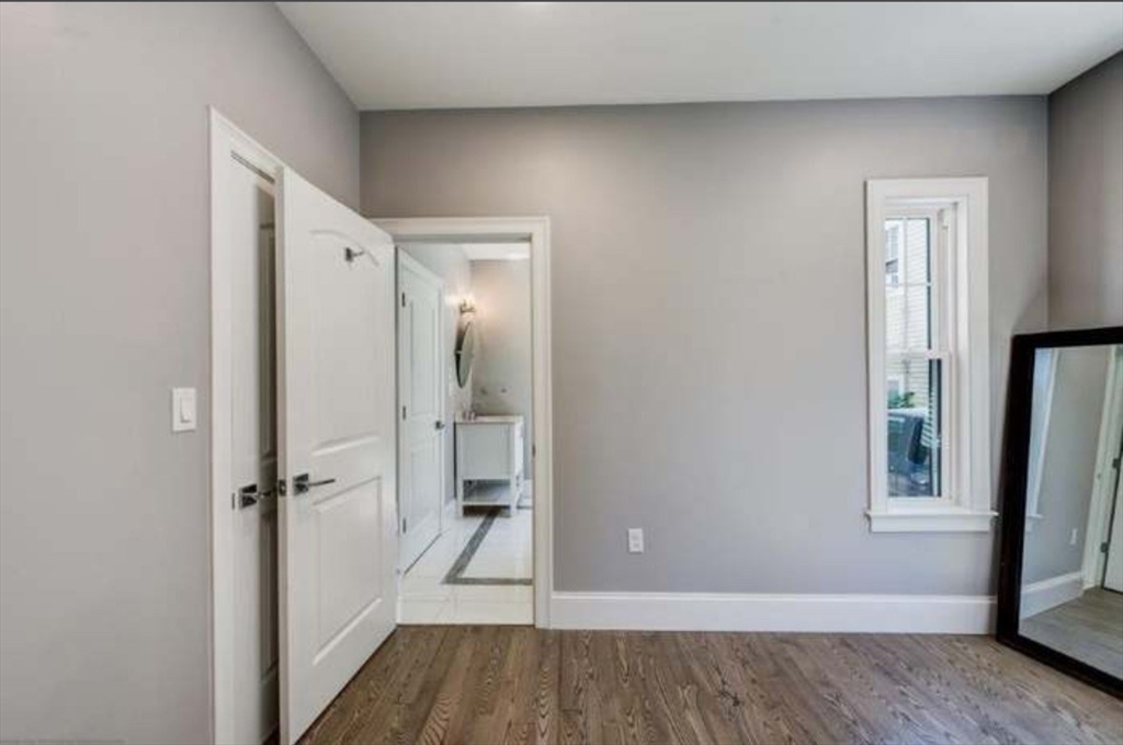 Somerville, Massachusetts 02145, United States, 2 Bedrooms Bedrooms, ,2 BathroomsBathrooms,Residential,Active,117750