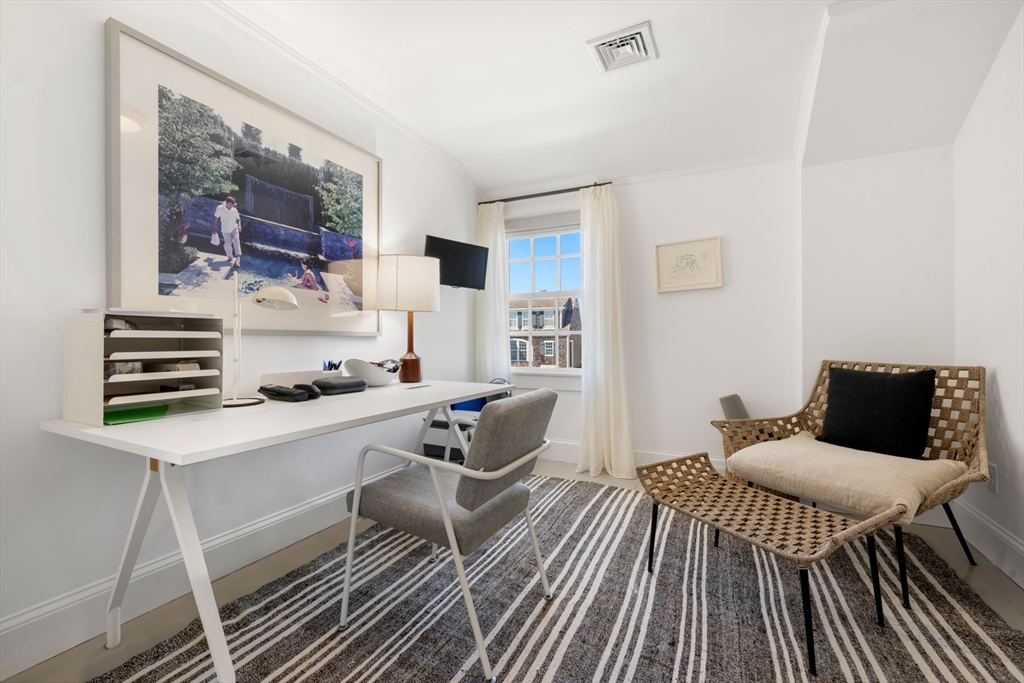 Barnstable, Massachusetts 02647, United States, 8 Bedrooms Bedrooms, ,6 BathroomsBathrooms,Residential,Active,110266