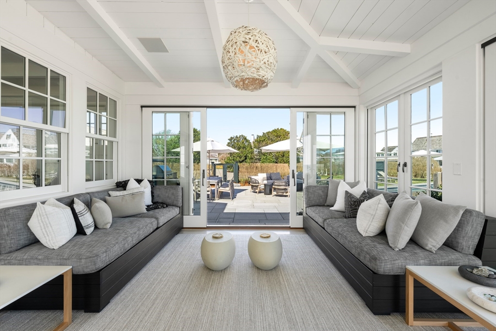 Barnstable, Massachusetts 02647, United States, 8 Bedrooms Bedrooms, ,6 BathroomsBathrooms,Residential,Active,110266