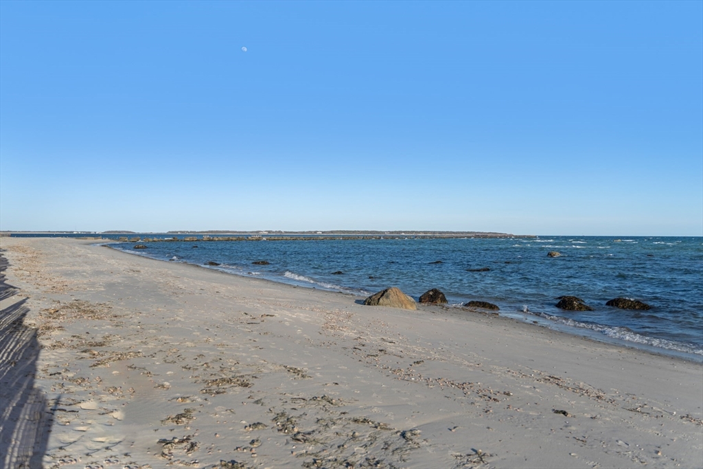 Barnstable, Massachusetts 02647, United States, 8 Bedrooms Bedrooms, ,6 BathroomsBathrooms,Residential,Active,110266