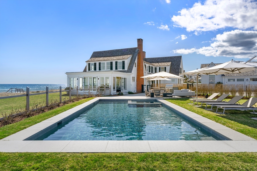 Barnstable, Massachusetts 02647, United States, 8 Bedrooms Bedrooms, ,6 BathroomsBathrooms,Residential,Active,110266