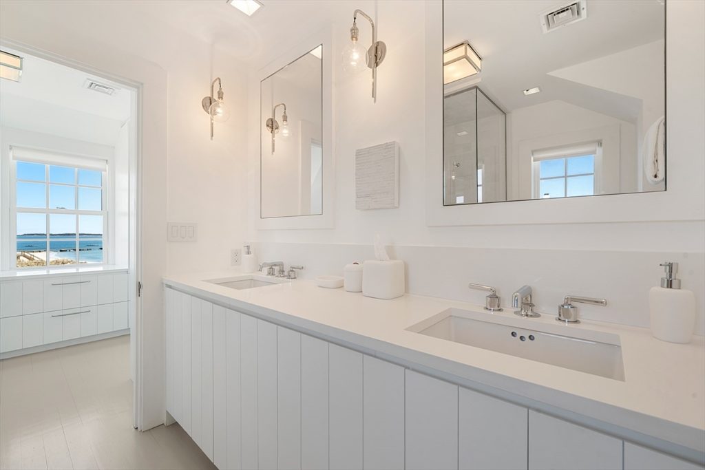 Barnstable, Massachusetts 02647, United States, 8 Bedrooms Bedrooms, ,6 BathroomsBathrooms,Residential,Active,110266