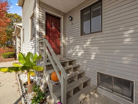 159 Highwood Dr 159 Franklin MA 02038