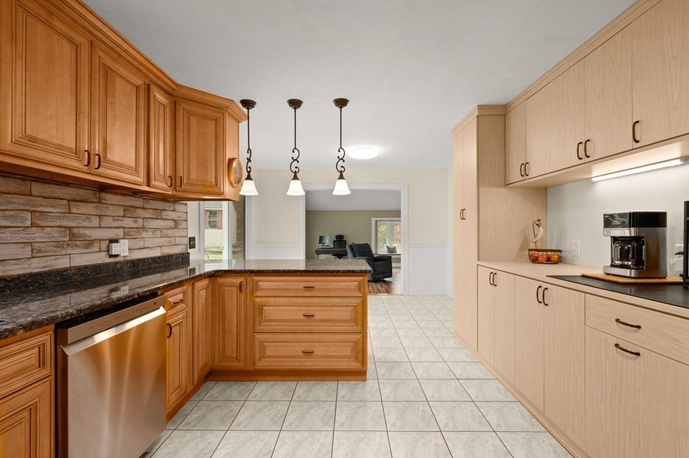 26 Pine Ridge Dr, Oxford, MA, 26 Pine Ridge Dr, Oxford, MA Photo #7