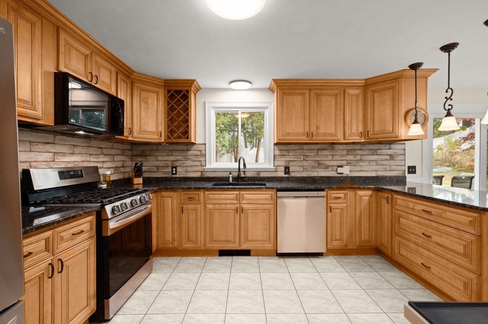 26 Pine Ridge Dr, Oxford, MA, 26 Pine Ridge Dr, Oxford, MA Photo #3