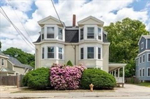 Photo of 119-121 Elm Street #5, Amesbury, MA 01913 (MLS # 73439507)