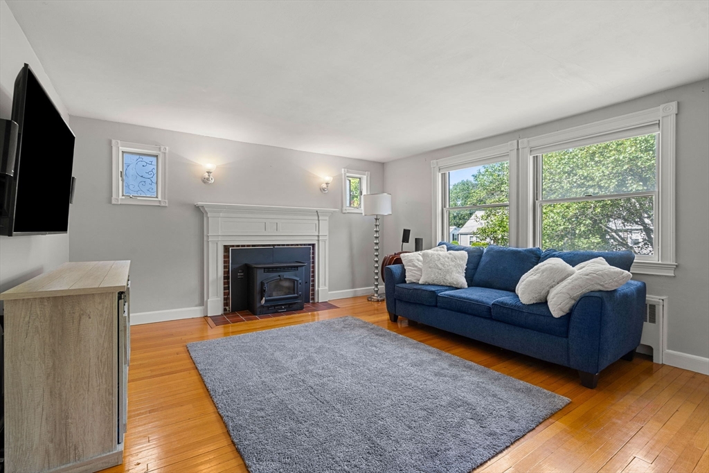 8 Linden Ave