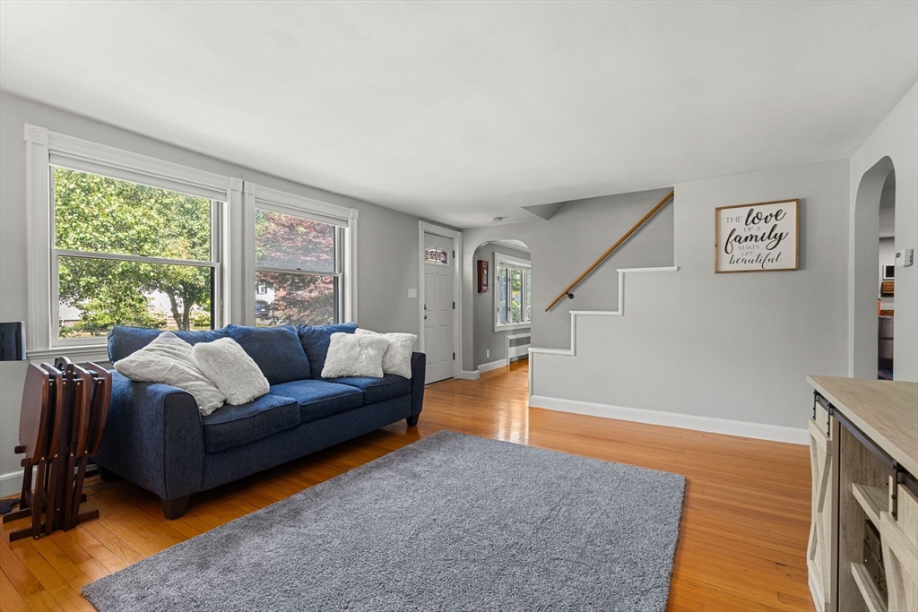 8 Linden Ave
