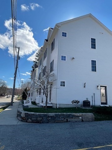 150 W Main Street 1