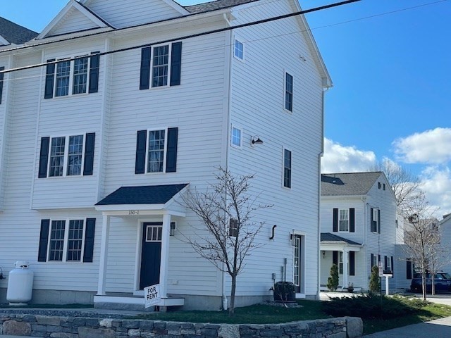 150 W Main Street 1
