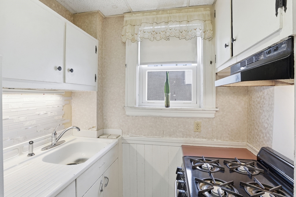 17 Winthrop St, Marlborough, MA Photo #15