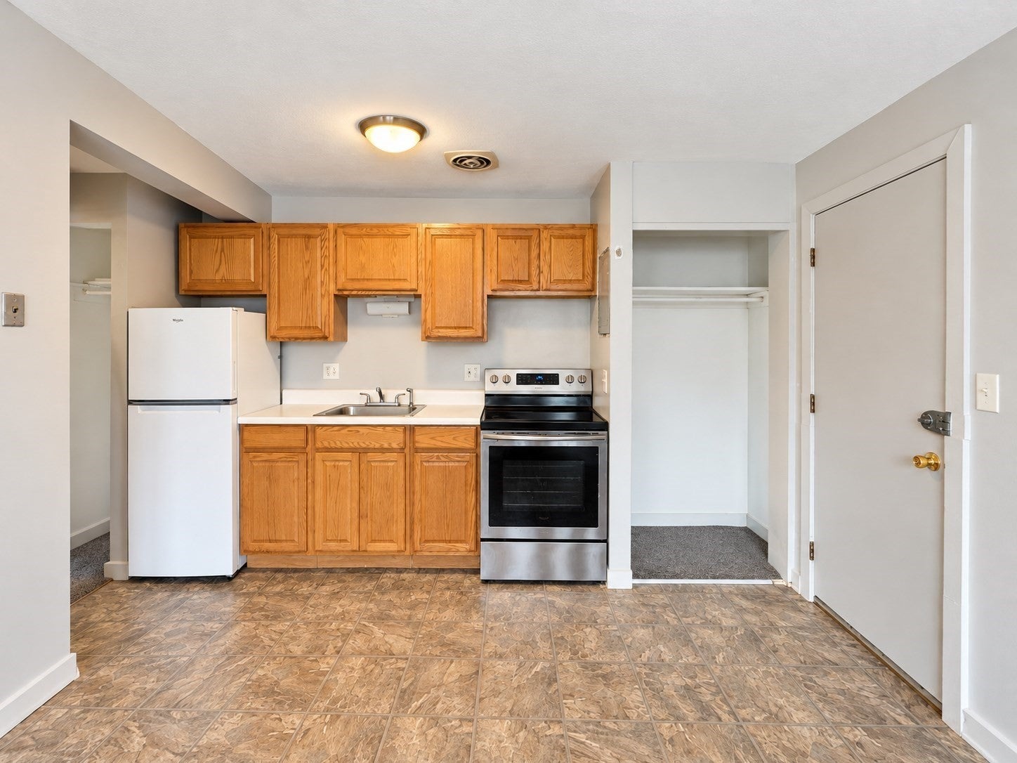 5 Colonial Village Dr 1