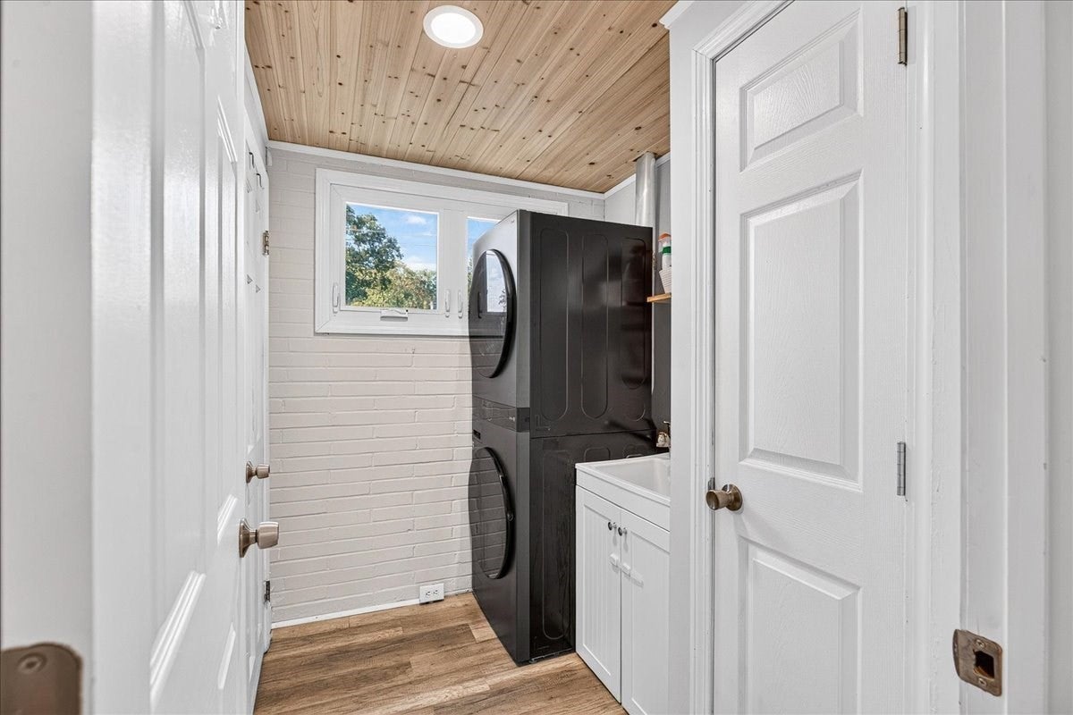 61 Damon Avenue, Holbrook, MA Photo #11