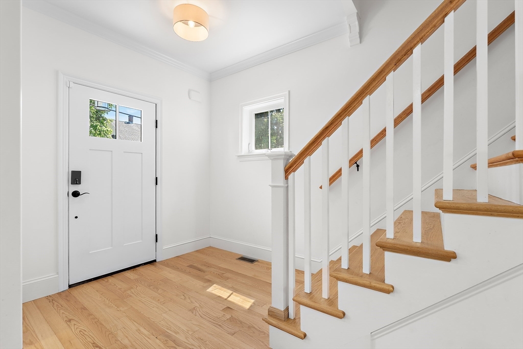 328 Village St 328