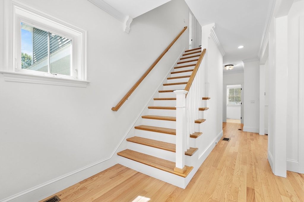 328 Village St 328