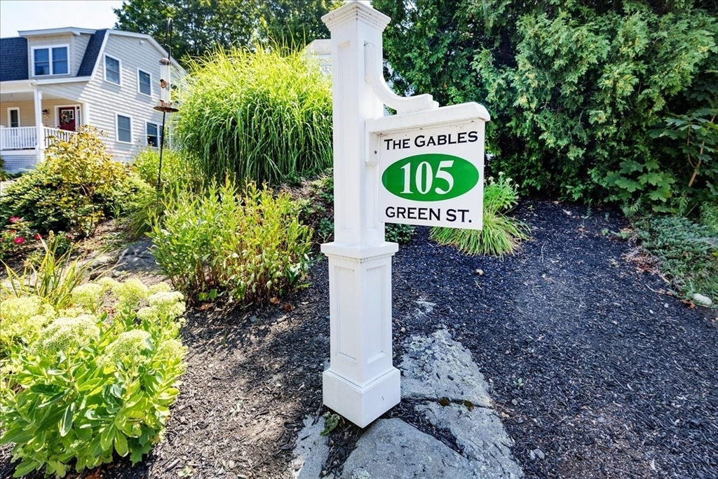 105 Green Street 4