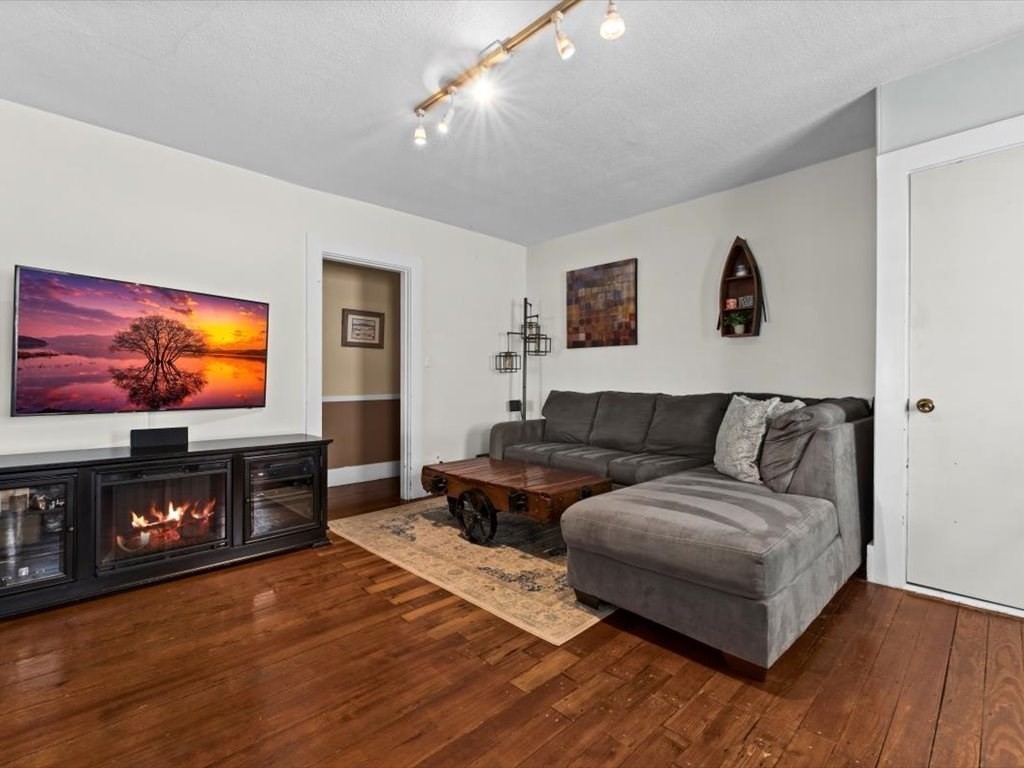 249 Winthrop Shore Dr 6