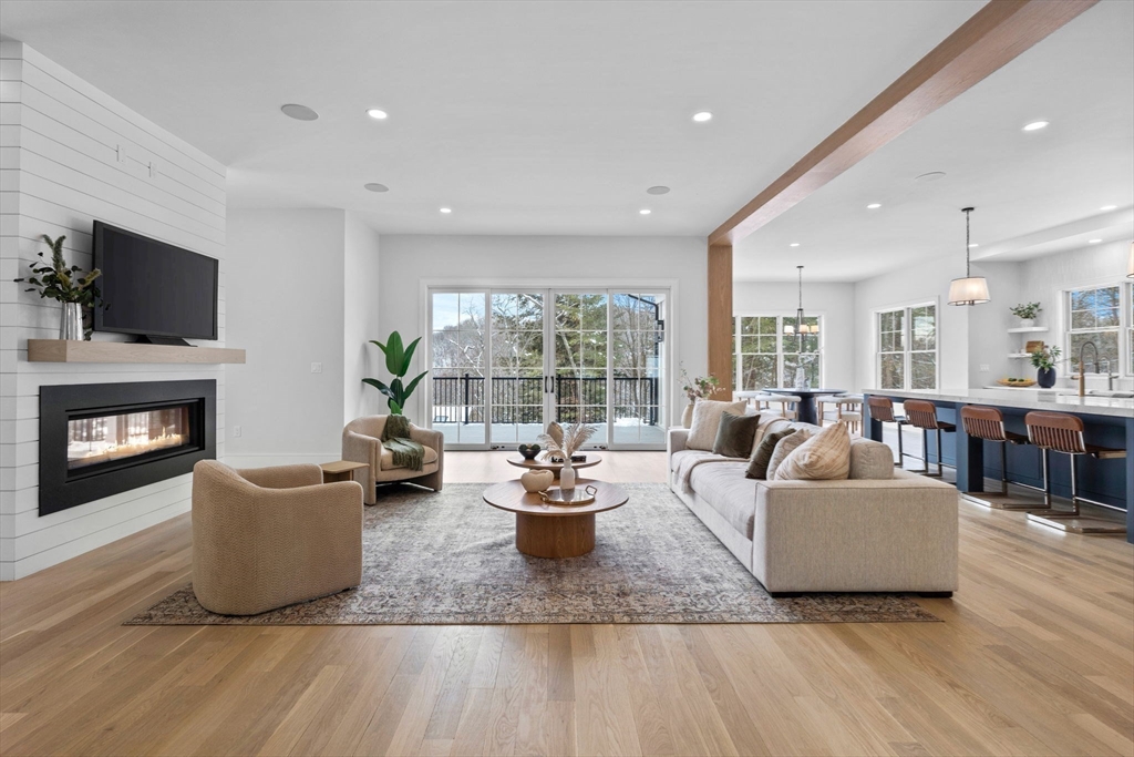 6 Vinson Cir