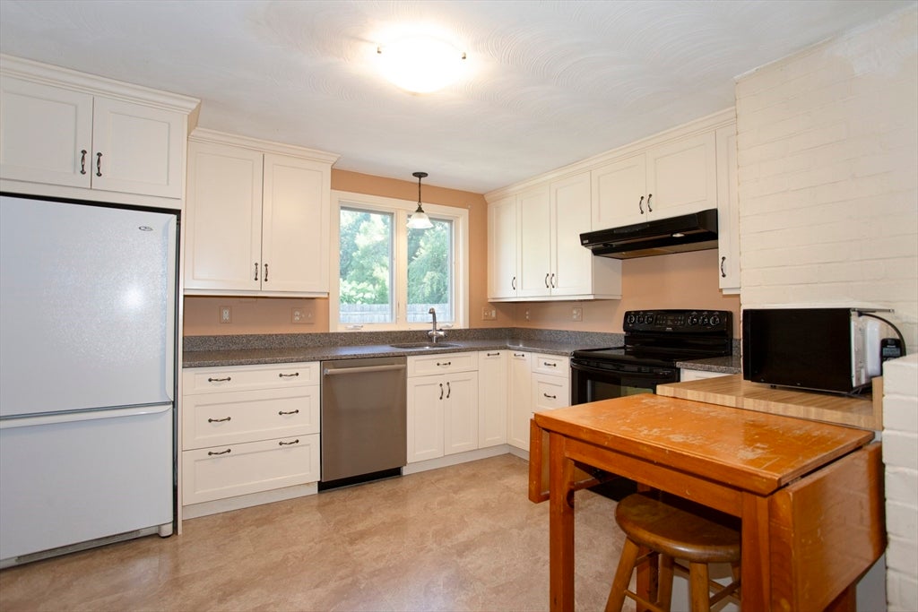 11 Mary Agnes Road, Framingham, MA, 11 Mary Agnes Road, Framingham, MA Photo #4