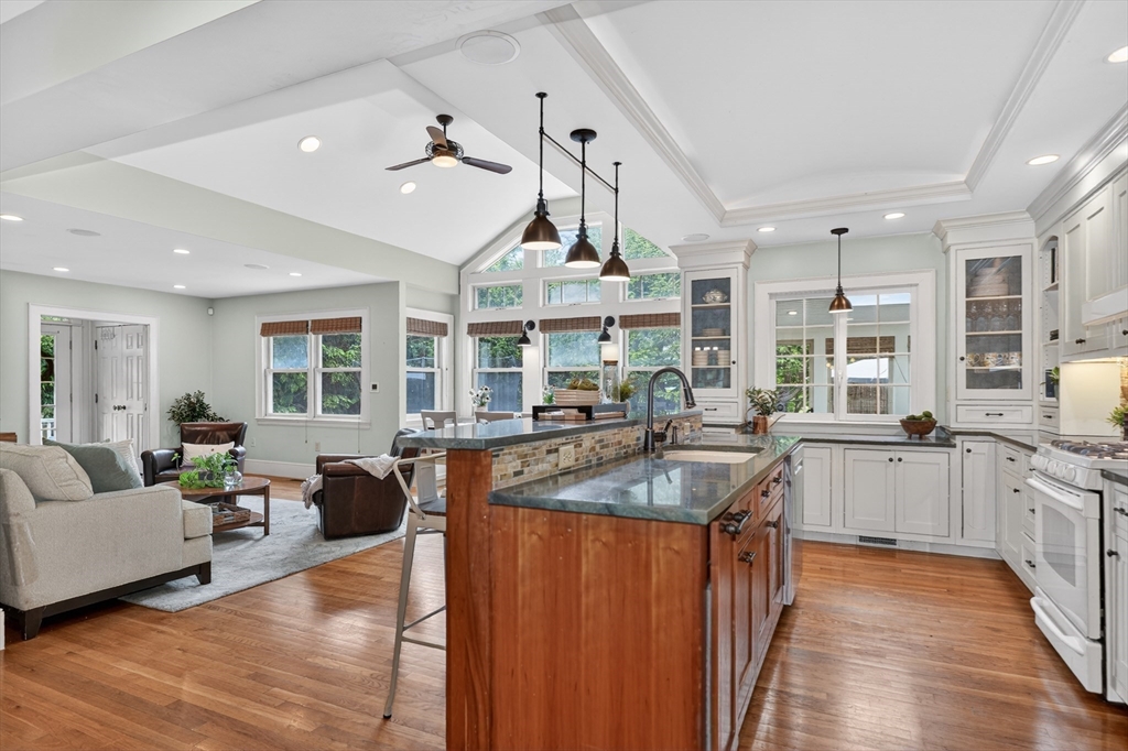 35 Richardson Rd