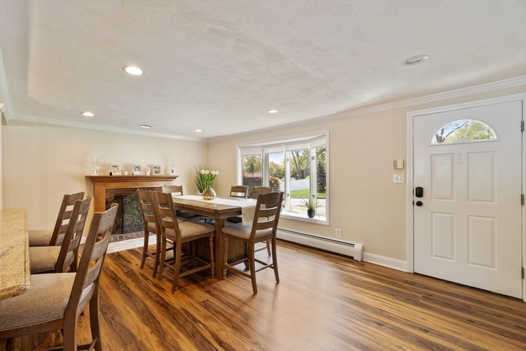 3 Maryvale Ln