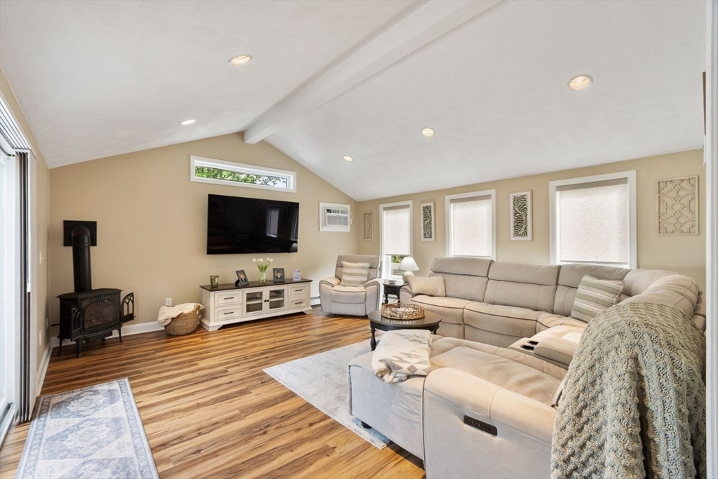 3 Maryvale Ln, Peabody, MA Photo #12