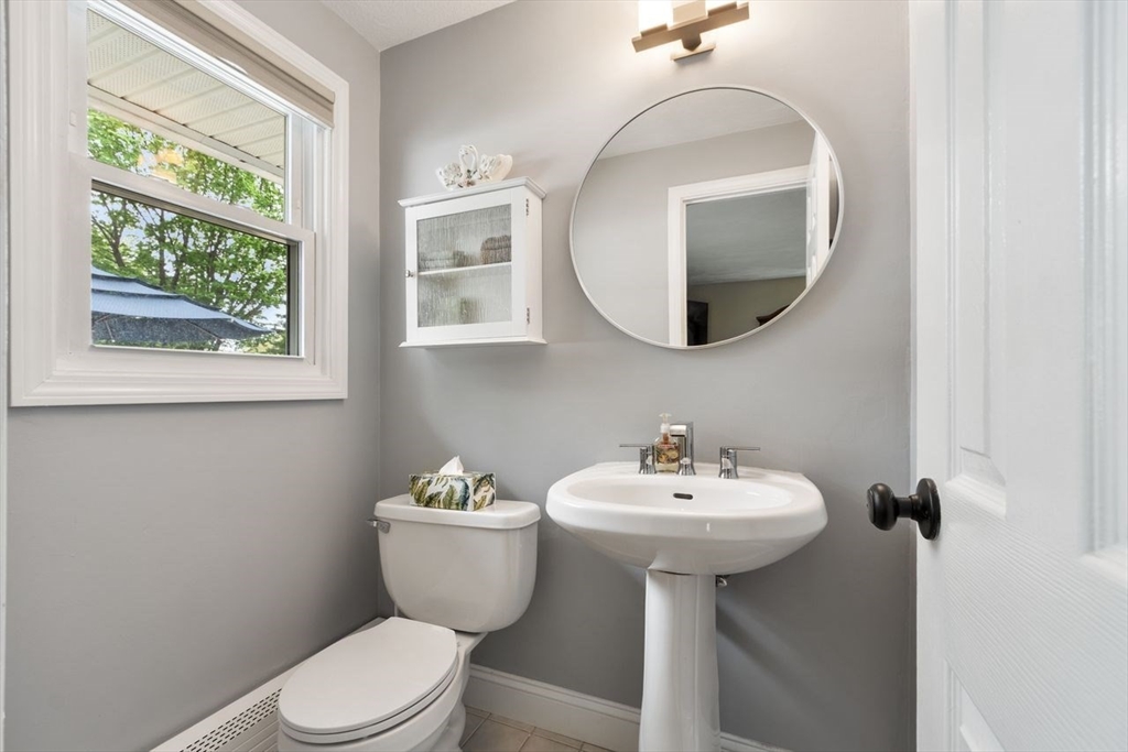 3 Maryvale Ln, Peabody, MA Photo #24